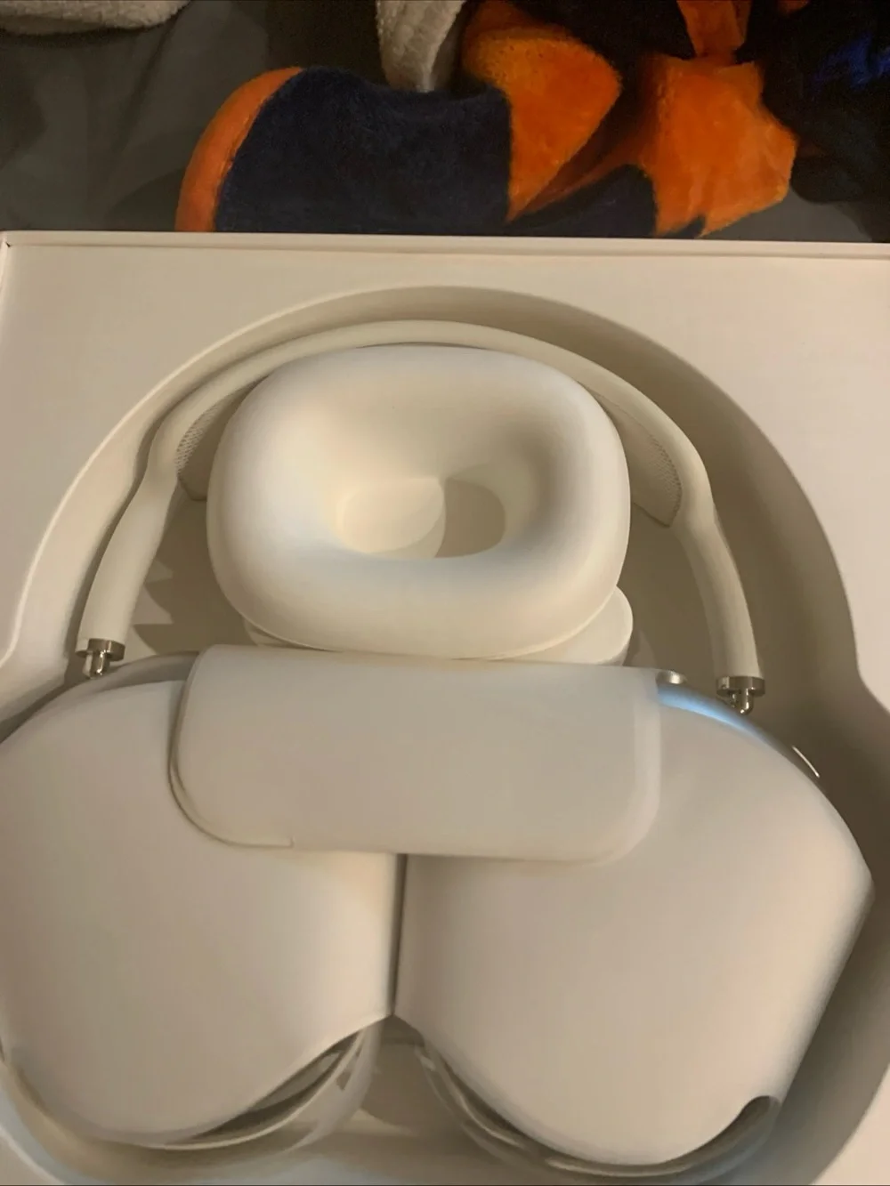 Apple White On-Ear Headphones with Cushioned Ear Cups